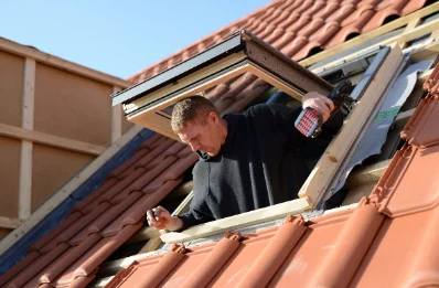 Pose de fenêtres de toit Velux aux Marêts